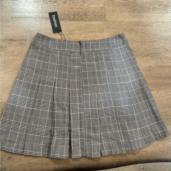NWT Boohoo WOVEN FLANNEL PLEATED TENNIS SKIRT - Picture 6 of 7
